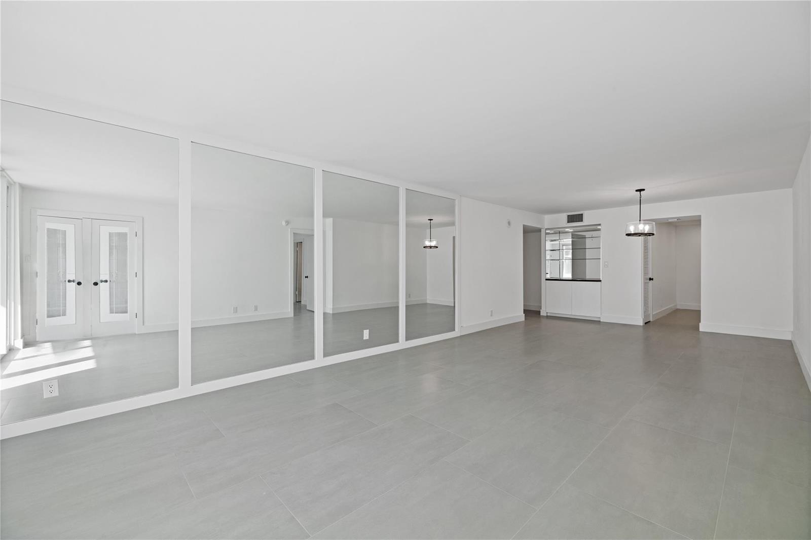 Building Photo - 1360 S Ocean Blvd