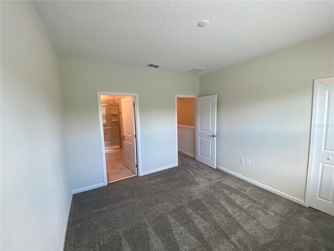Building Photo - 9360 Tecumseh Dr