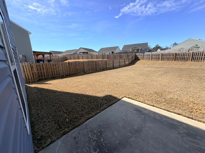 Building Photo - 3012 Blue Brook Ln