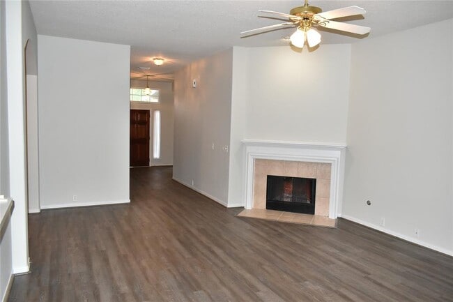 Building Photo - 11111 Sprucedale Ct