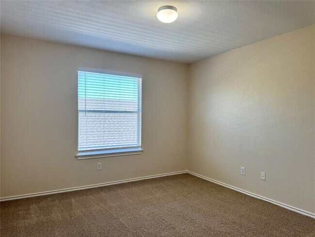 Building Photo - 11606 Hereford St