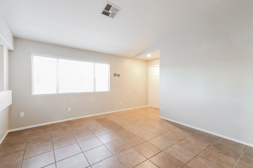 Building Photo - 21632 N 33rd Ave