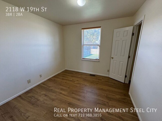 Building Photo - 2118 W 19th St