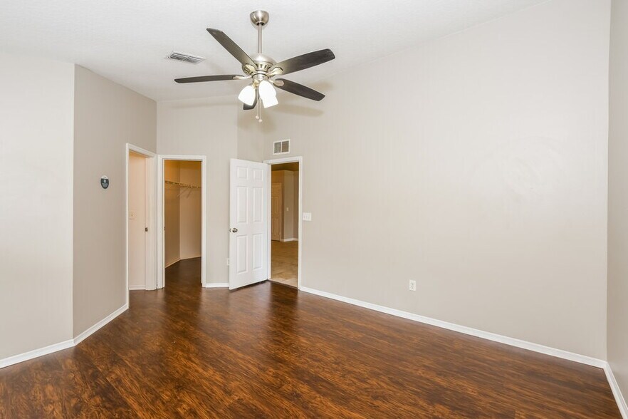 Building Photo - 2317 Hickory Pine St