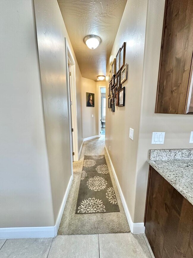 Building Photo - Short term lease! Beautiful Furnished St. George Home!!