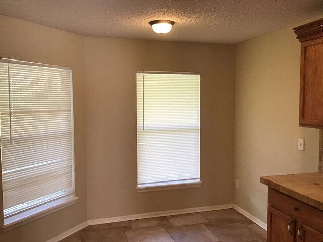 Building Photo - 4441 Waterside Pointe Cir