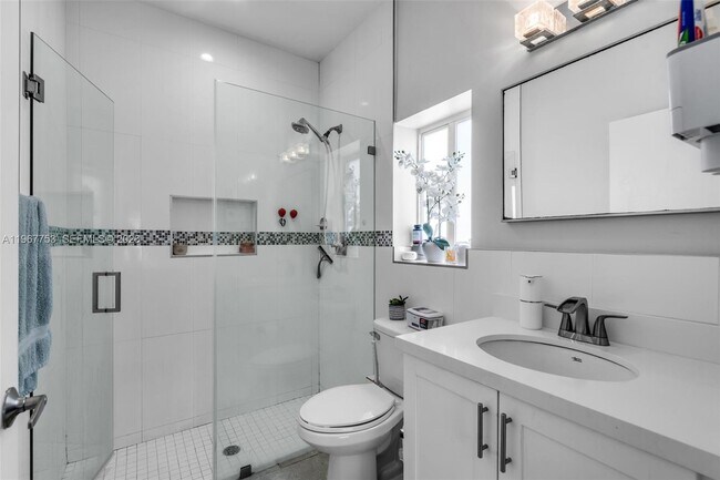 Building Photo - 1515 SW 65th Pl