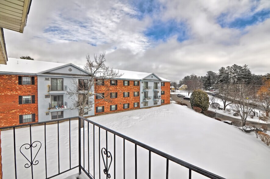 Building Photo - 1 Bristol Court Unit 3