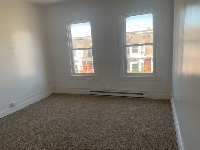 Building Photo - 3rd Floor Studio Apartment-York City