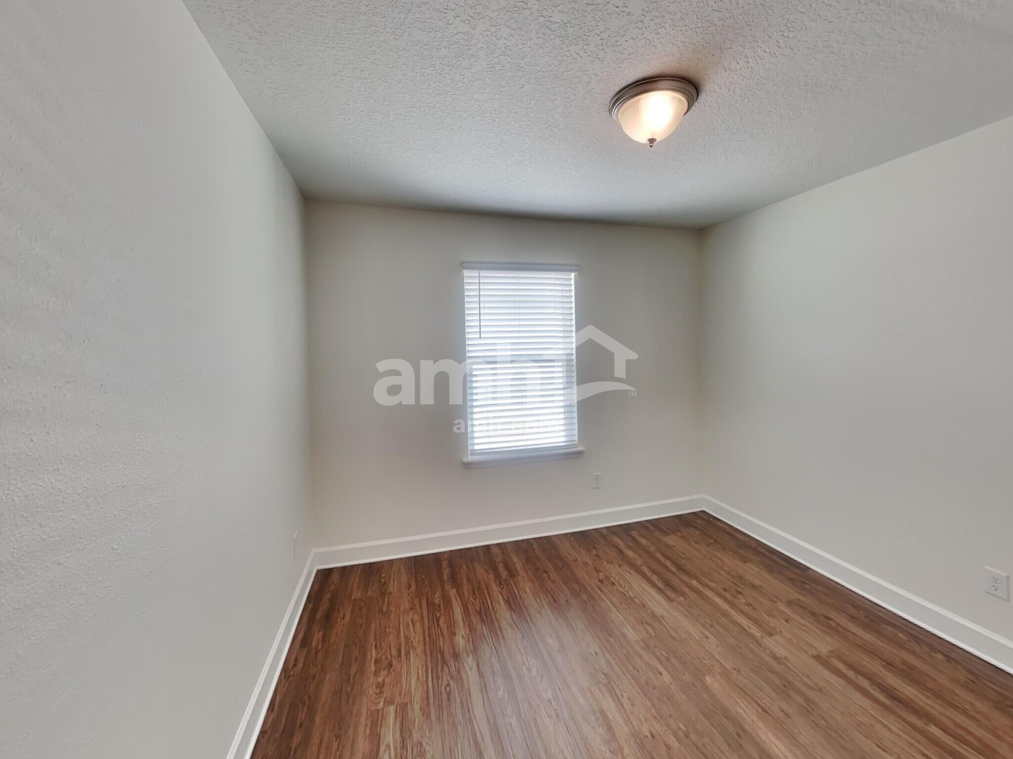 Building Photo - 8571 Highfield Ave