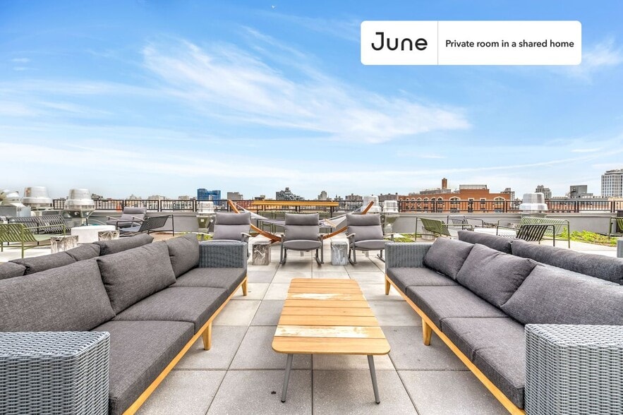 Building Photo - Nice Private ROOM in Williamsburg