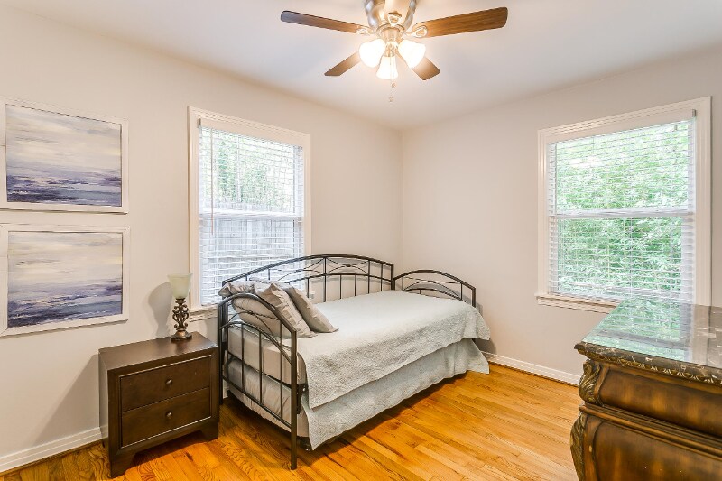 Building Photo - 4704 Collinwood Ave