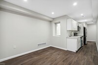 Building Photo - 6 br, 6 bath Triplex - 2025 N 16TH ST Unit 3