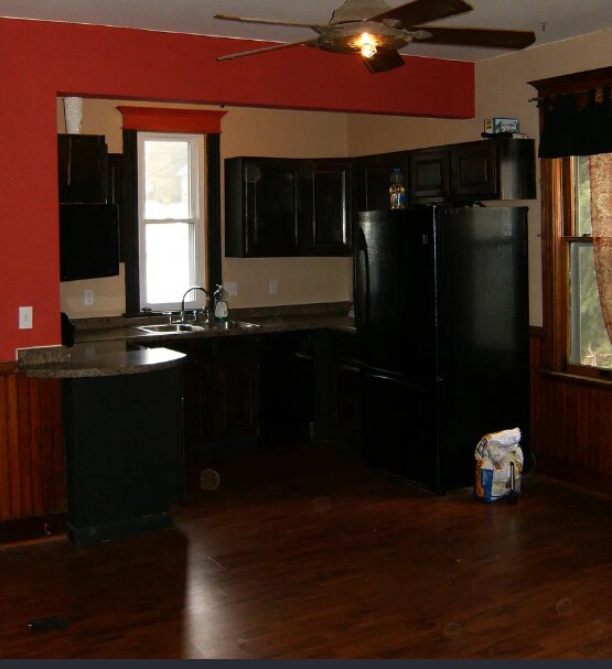 Building Photo - 1916 N Bartlett Ave