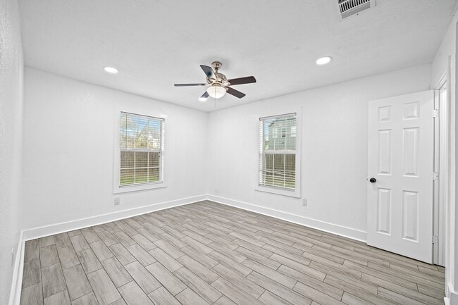 Building Photo - 4611 Idaho St