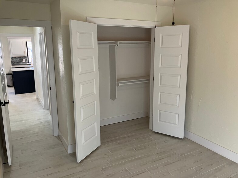 3rd Bedroom Closet - 3221 Cove Hollow Ct