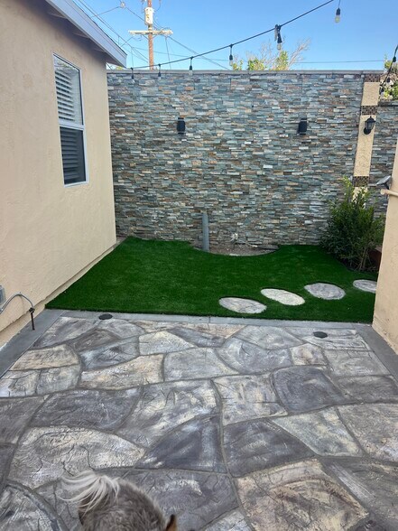 Building Photo - 1444 Alvira St