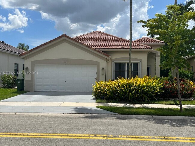 Building Photo - 761 Tanglewood Cir