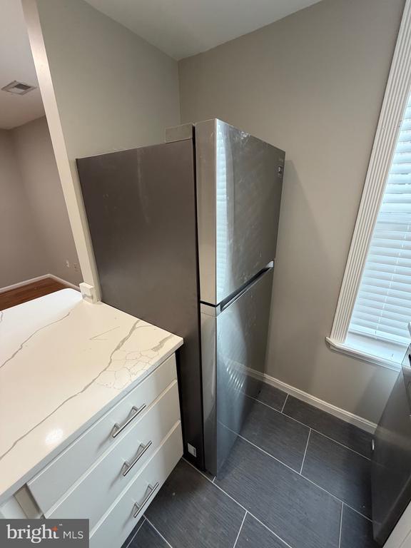 Building Photo - 1458 Riverside Ave