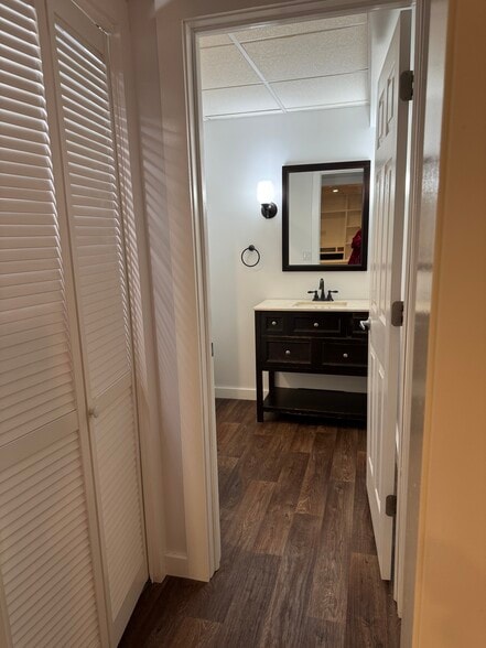 Bathroom - 6 Yale Rd