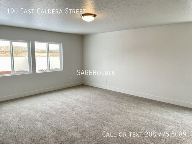 Building Photo - 190 E Caldera St