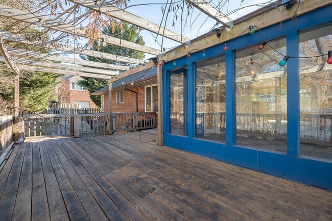 Building Photo - 1407 Leegate Rd NW