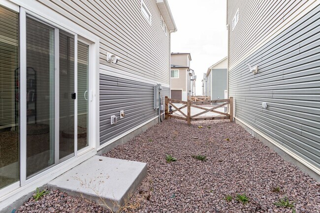 Building Photo - Stylish Three-Level Home in Banning Lewis Ranch!!