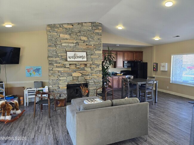 Building Photo - 3230 Wedekind Rd