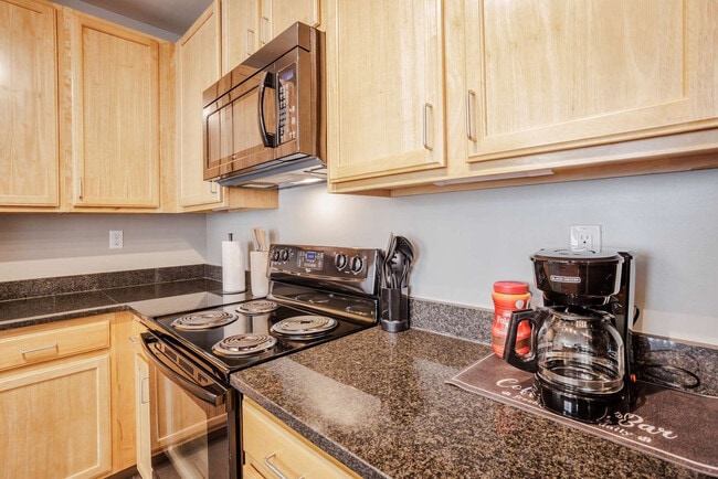 Building Photo - 121 E Freedom Way