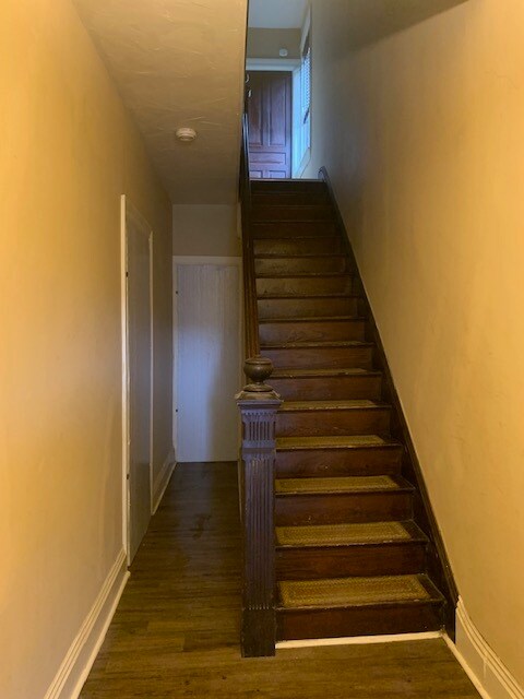 Building Photo - 150 S East St