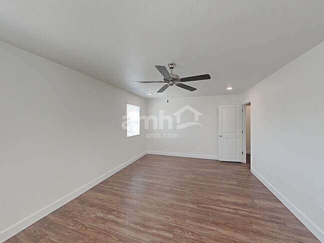 Building Photo - 1710 Viaggio Ave