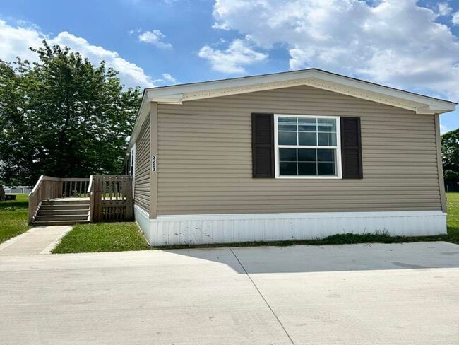 Building Photo - 3203 Iona Ln