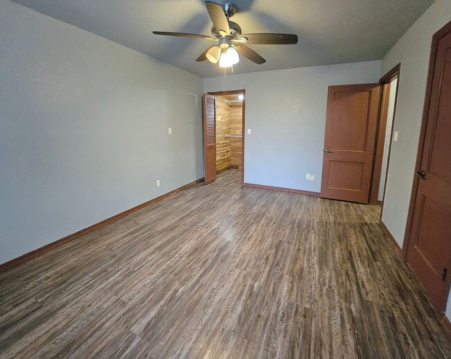 Building Photo - 2 Bed in Del City