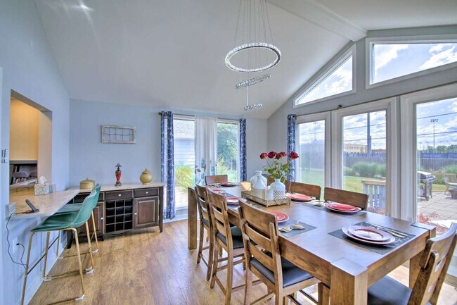 Building Photo - 6447 S Franklin Rd