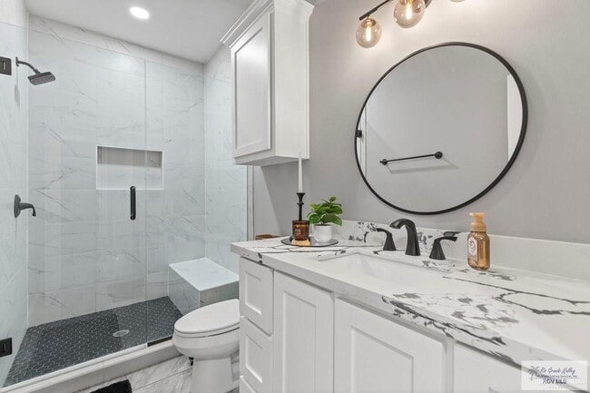 Building Photo - 29 N Queen Palm