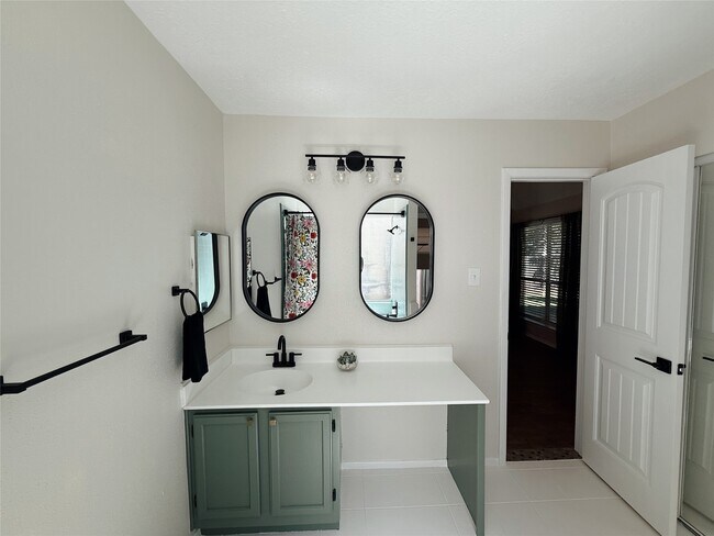 Building Photo - 2602 Northern Dr