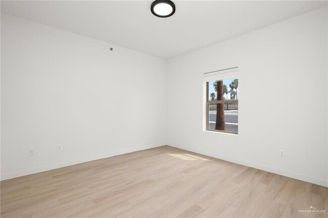 Building Photo - 11 N Ware Rd