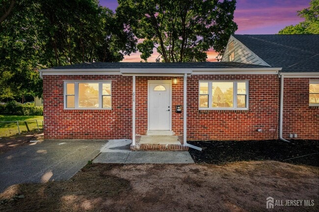 Building Photo - 614 Remsen Ave