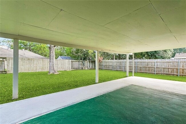 Building Photo - 406 Pine Shadows Dr