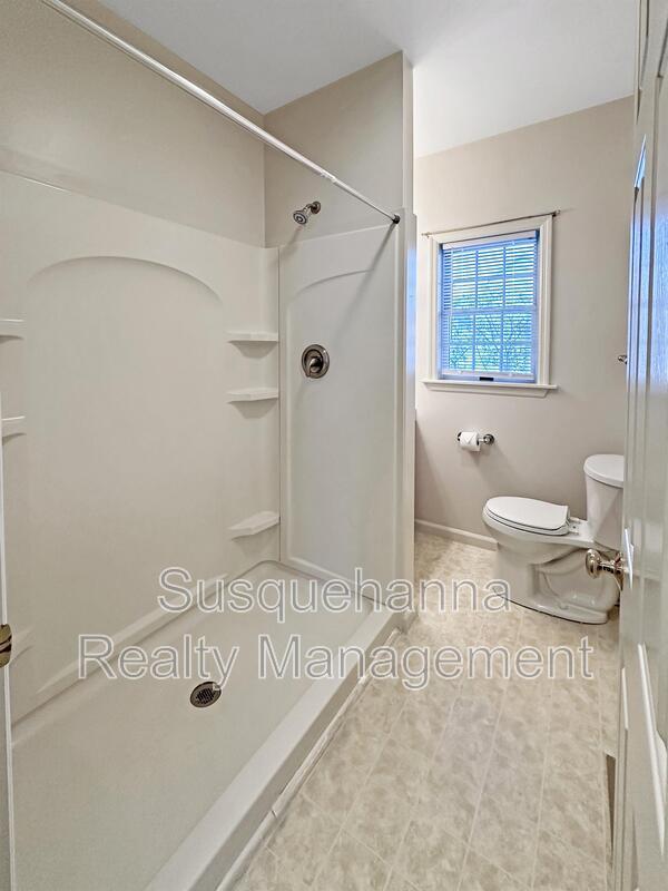 Building Photo - 339 E Derry Rd