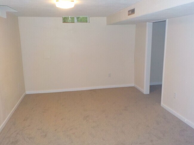 Building Photo - 1333 Fogarty Dr