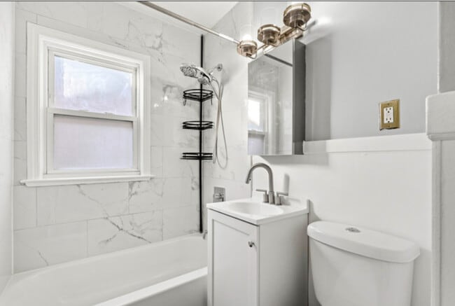 Building Photo - 32 166th Pl