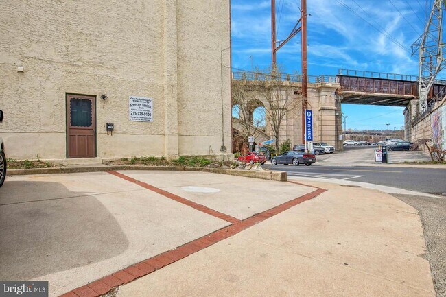 Building Photo - 117 Green Ln