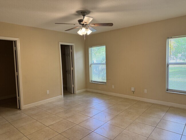 Building Photo - 319 NW Byron St