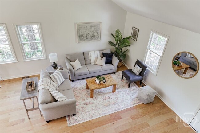 Building Photo - 315 Davis St