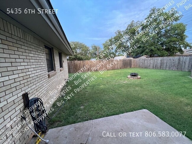 Building Photo - 5435 6th St