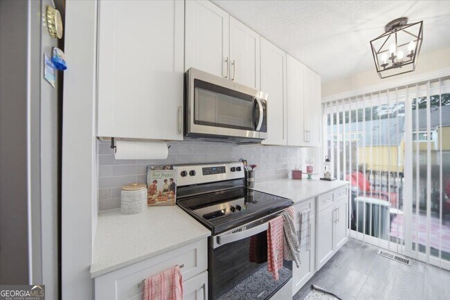 Building Photo - 220 Yuba Walk