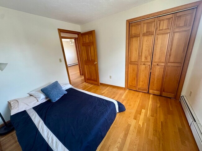 Building Photo - 15 Curlew St