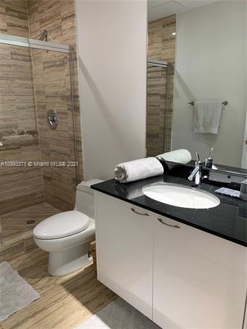 Building Photo - 16001 Collins Ave