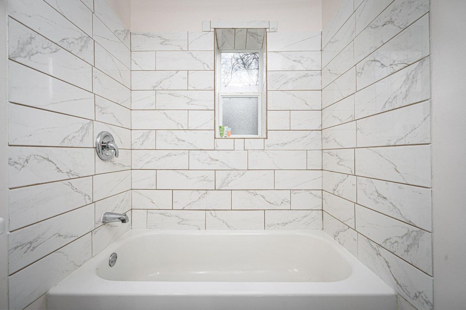 Building Photo - 2549 Columbia Ave